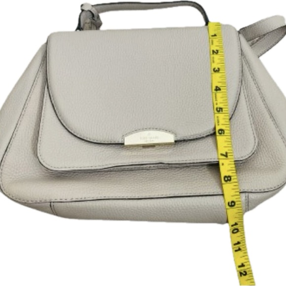 kate spade Handbags - Kate Spade Cream/ Tan Shoulder Bag